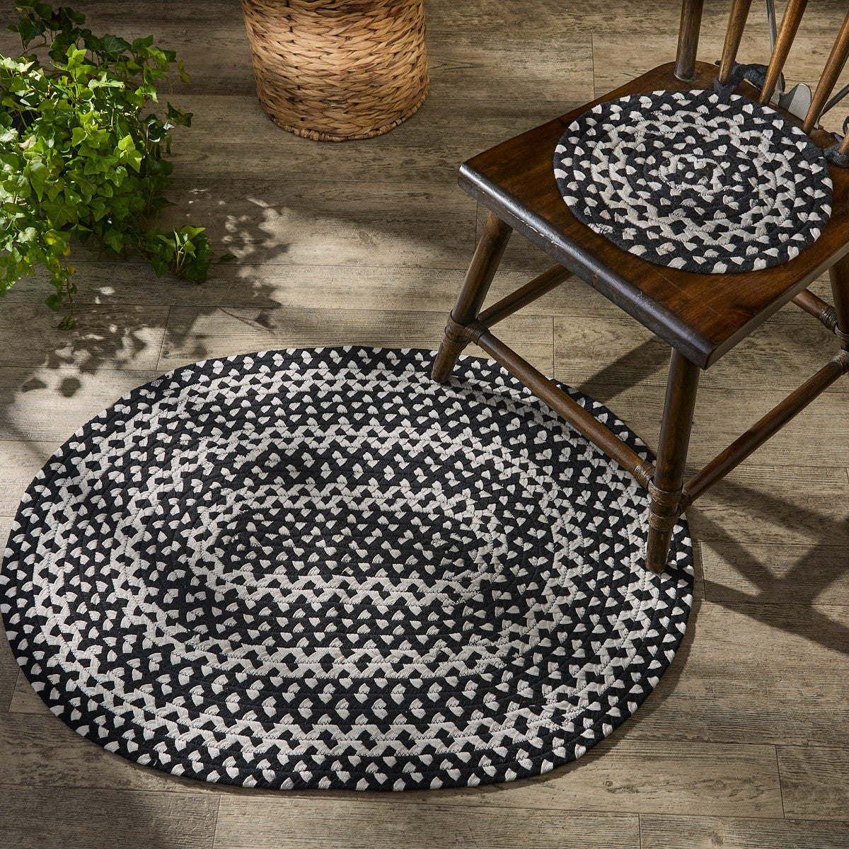 Blacksburg Braided Oval Rug 32" X 42"